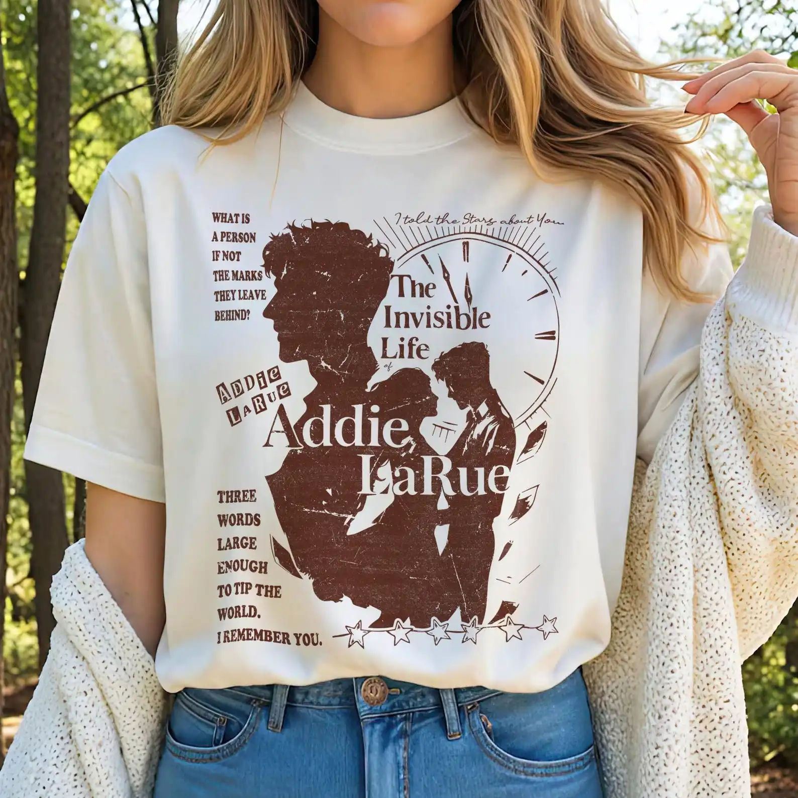 Фото Винтажная рубашка-книжка «Невидимая жизнь Эдди Лару» в стиле VE Gift Tee T-Shirt №1