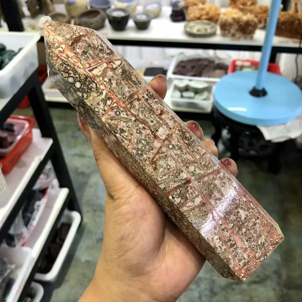 

Натуральный Леопардовый зернистый камень, Хрустальная башня, исцеляющая Женская Офисная Коллекция аксессуаров ручной работы