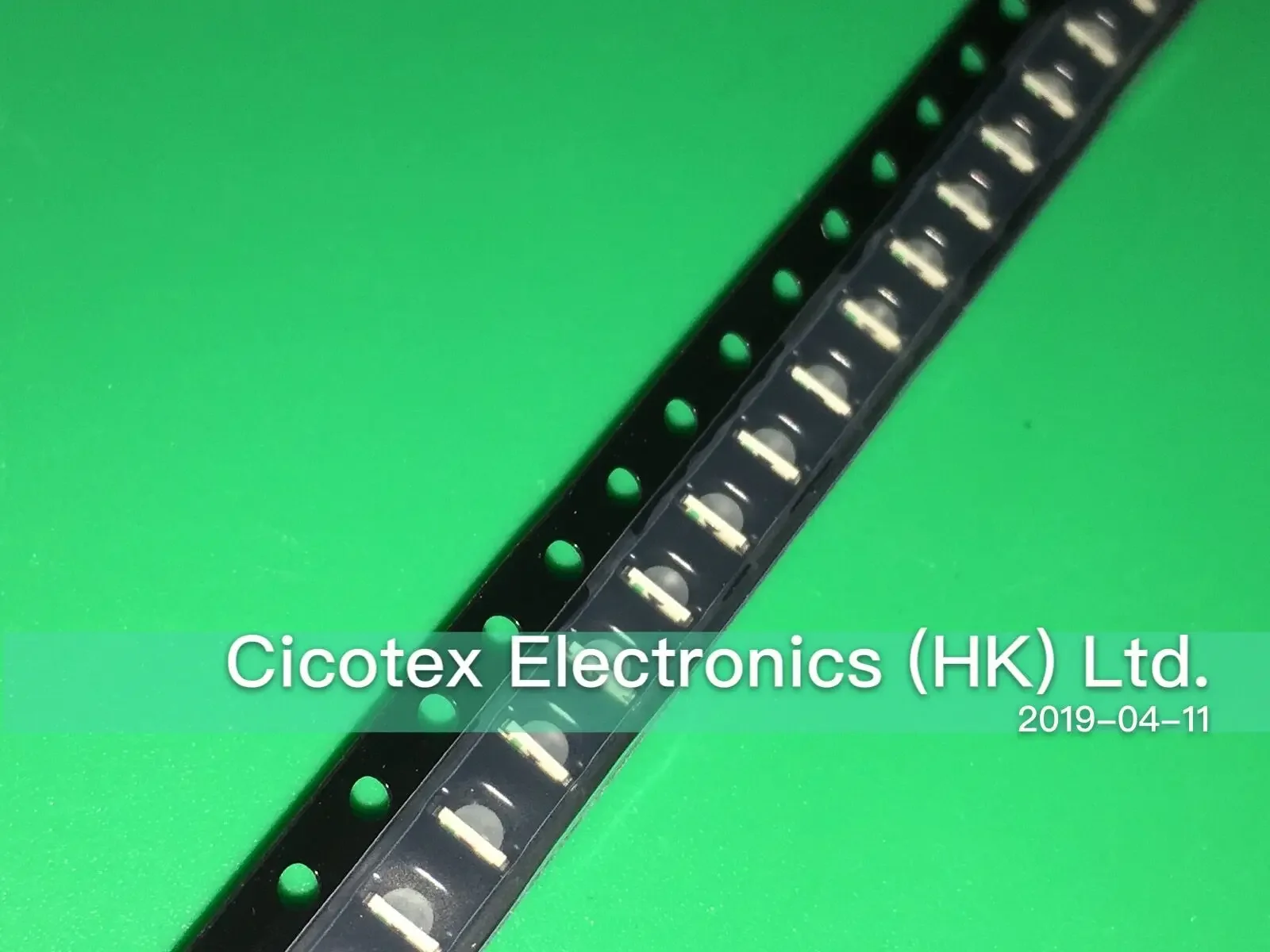 100 шт./лот BL-HB334C-AV-TRB SMD BL-HB334C AV-TRB ЧИП ПОВЕРХНОГО МОНТАЖА СВЕТОДИОДНЫЕ ЛАМПА