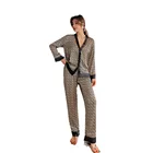 Пижамный комплект женский Шелковый с V-образным вырезом и надписью