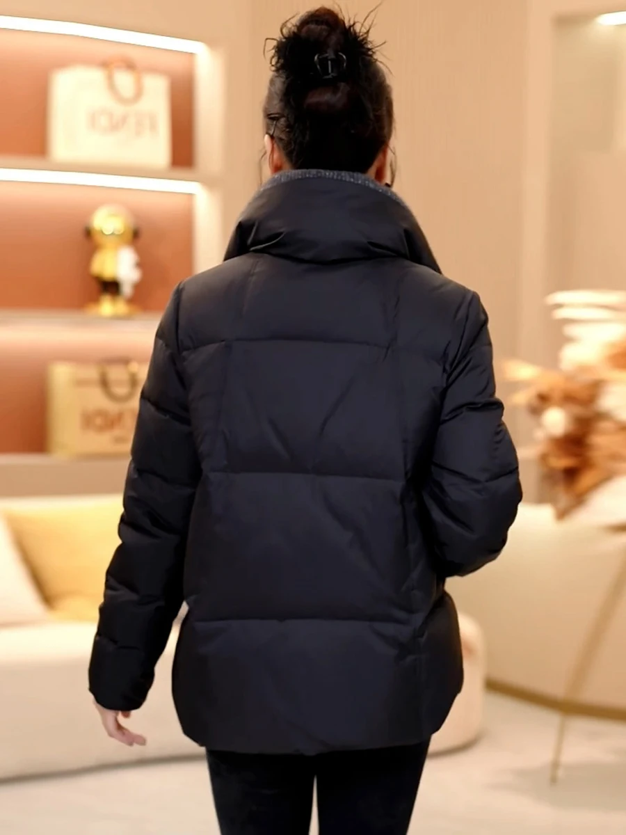 Черный короткий пуховик женский зима 2024 новая мода темпераментная универсальная