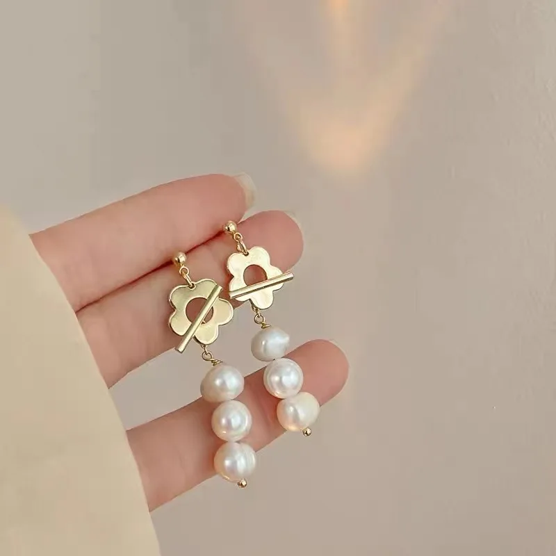 

Women Gold-plated Acrylic Beads Flower Earrings New Trendy Long Metal Drop Earrings Luxury Jewelry