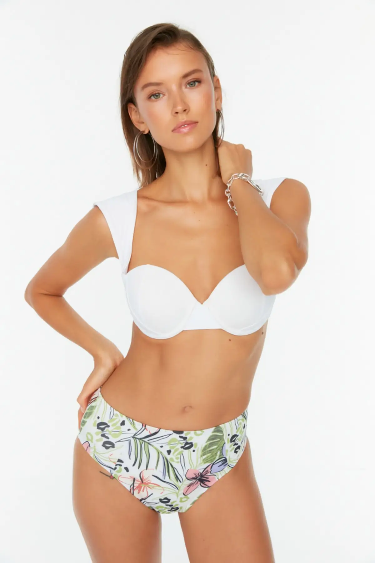 

Blue Flower Pattern High Bel Bikini Bottom TBESS22BA0004