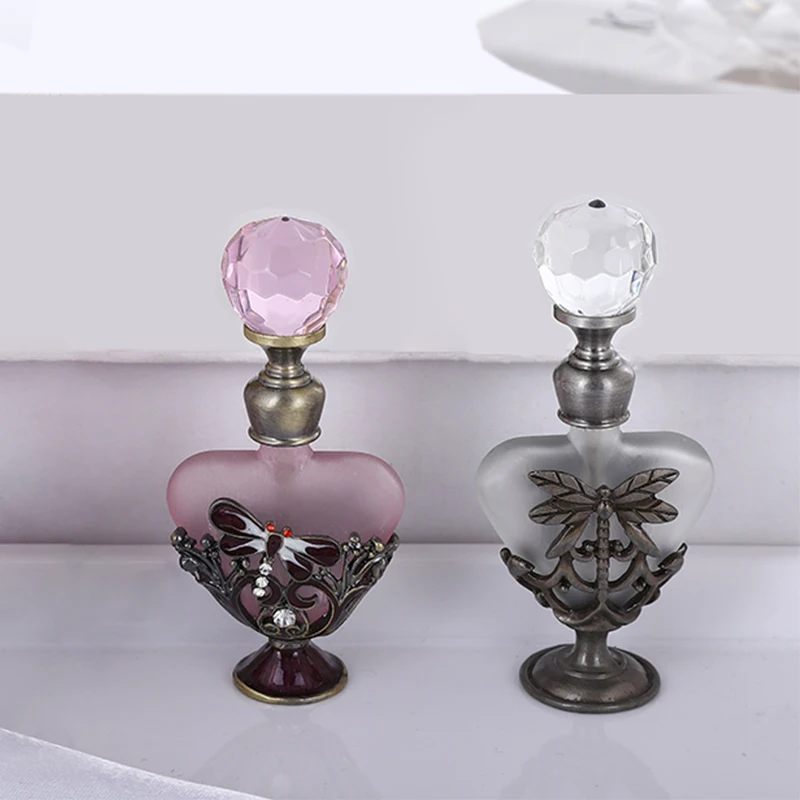 

Матовый стеклянный флакон для духов, 5 мл, металлический декор в форме стрекозы, контейнер в форме сердца, кепка со Стразами Crystal, многоразовы...