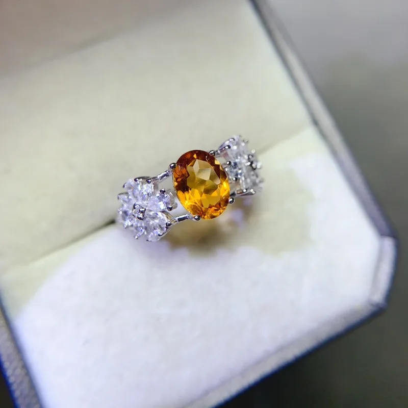 Женское кольцо из серебра 925 пробы с натуральным Цитрином