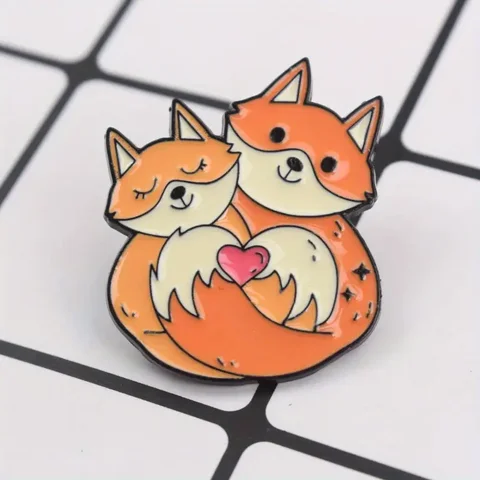 Брошь с лисами CUE PDLA