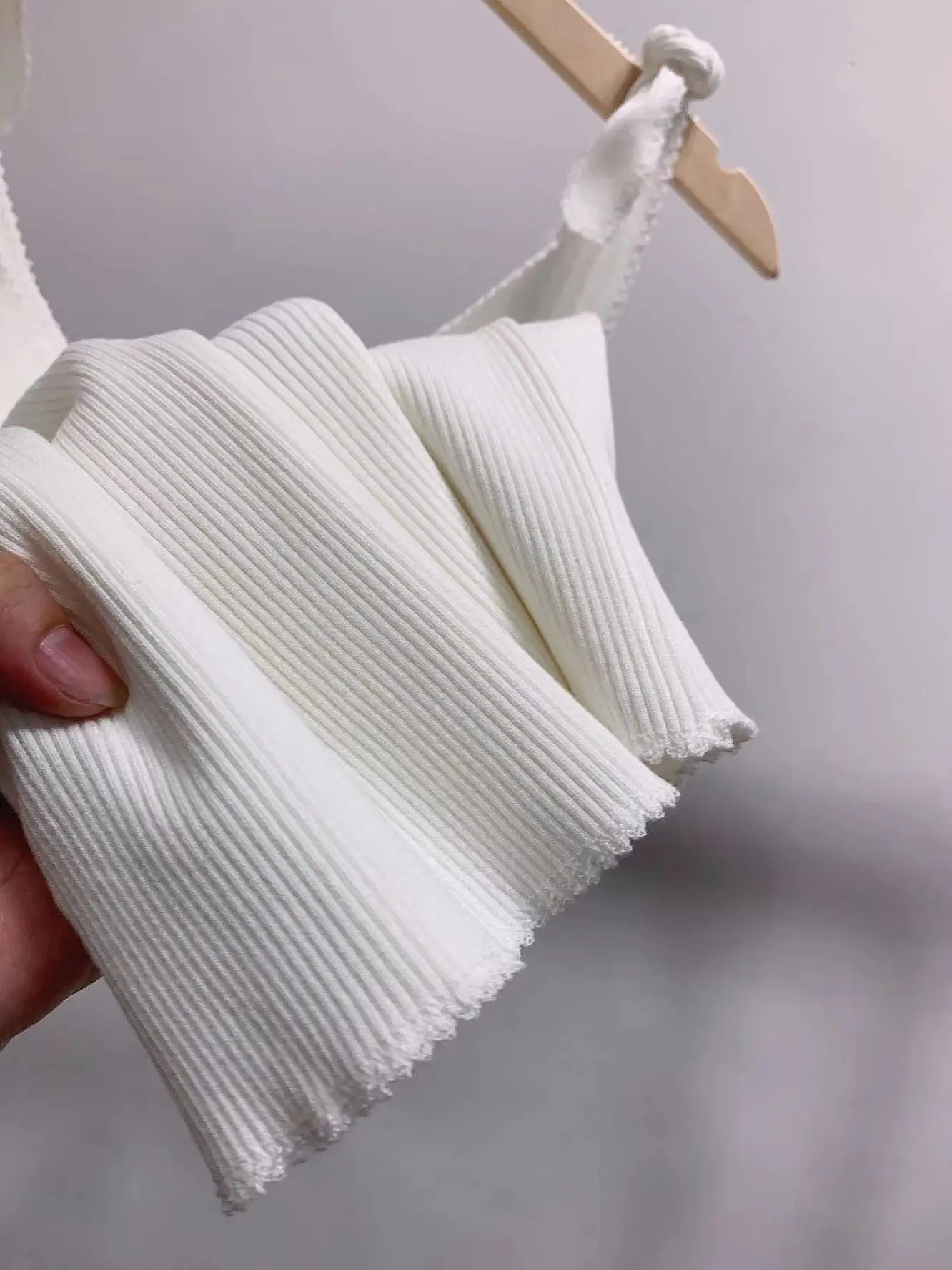 

Женский Летний Тонкий свитер