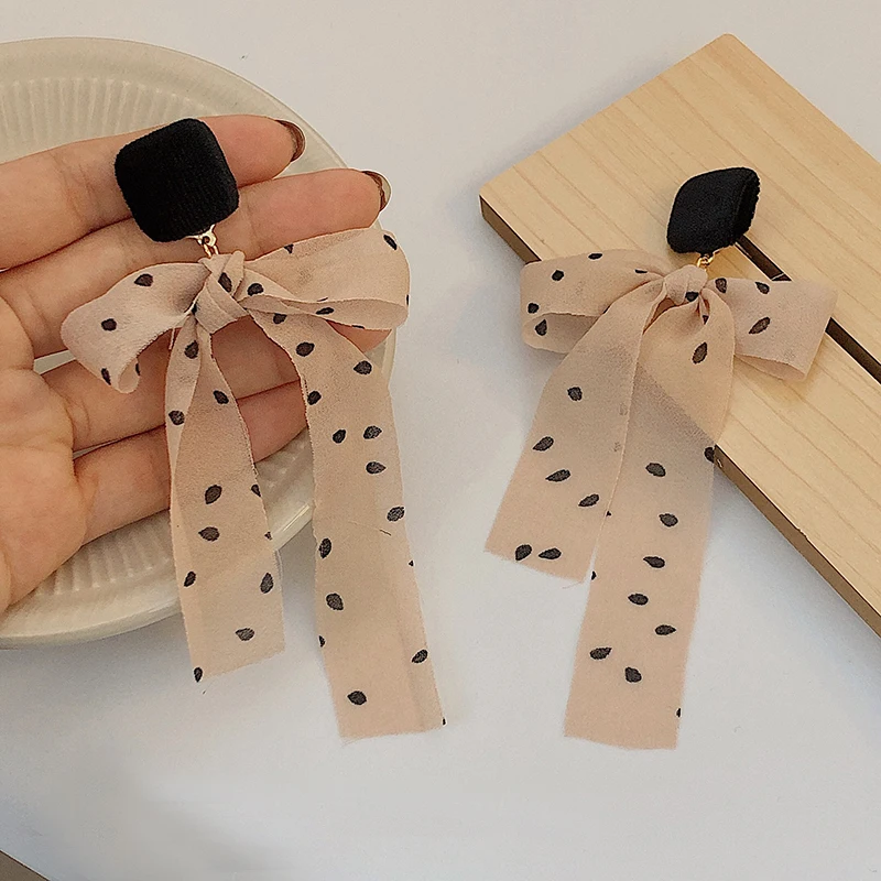 Корейские розовые висячие серьги в горошек с бантом для женщин 2021 эффектные