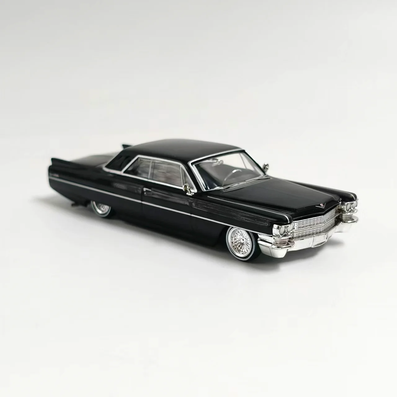 Фото 97M 1:64 Модель автомобиля Cadillac Coupe DeVille Jumping Car 1964 года из сплава №4