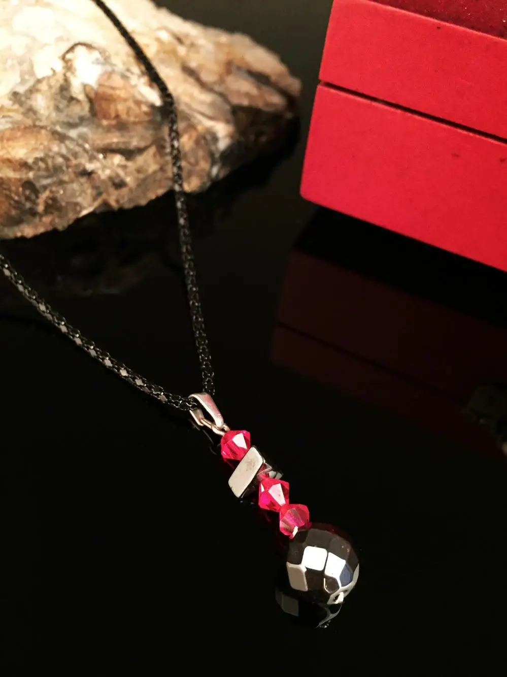 

Natural stone Women Hematite And Crystal Stone Necklace Nrs599