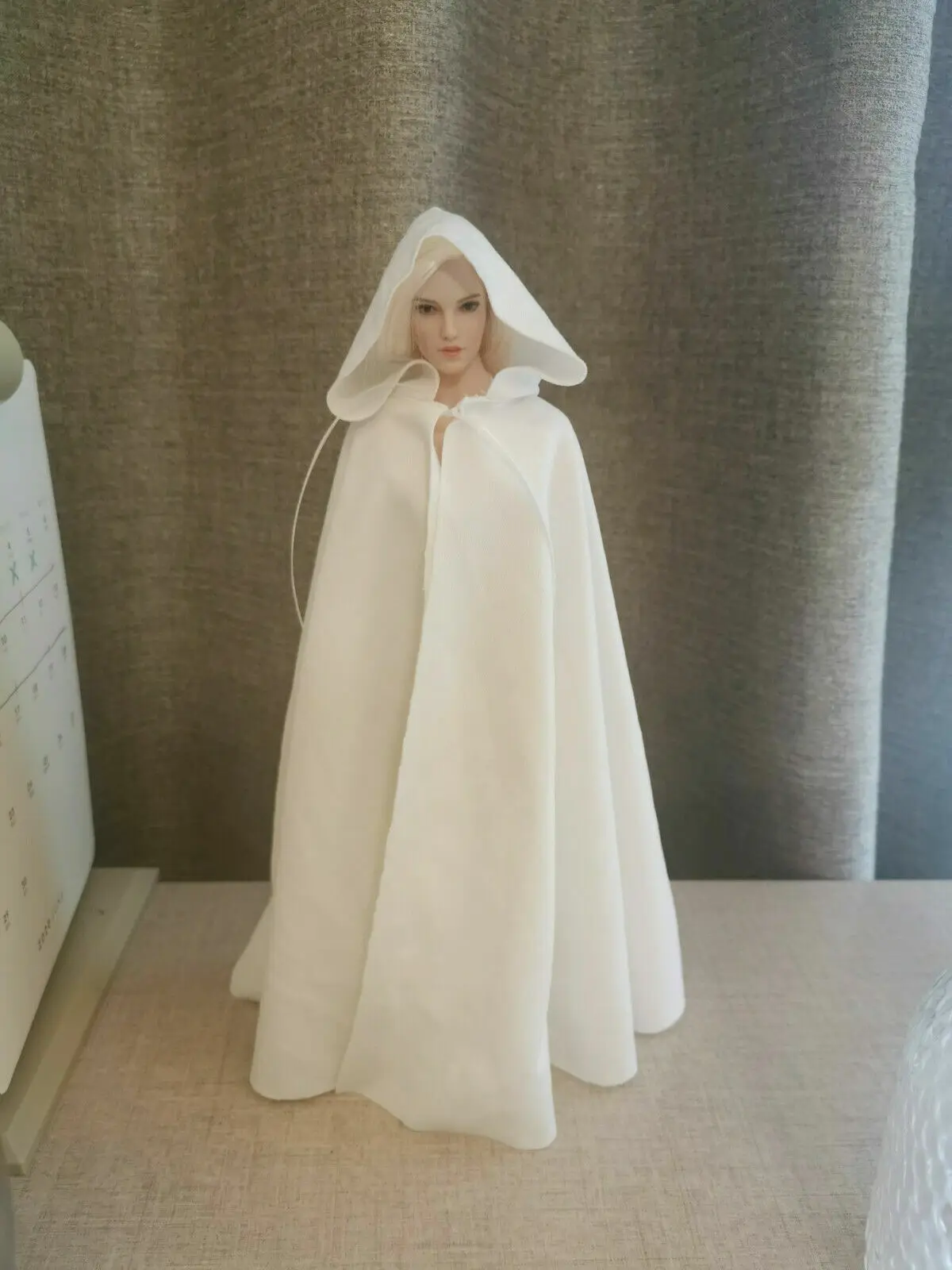 

1:6 Scale White Soldier CLoak Hooded Cape For 12" PH HT Female Male Body Doll