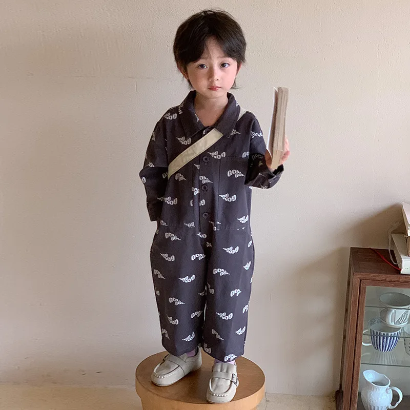 

Детский однобортный комбинезон с принтом, на весну-осень