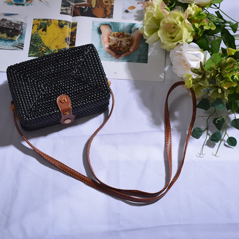 Круглая Соломенная Сумка для женщин черная или белая плетеная пляжная сумочка