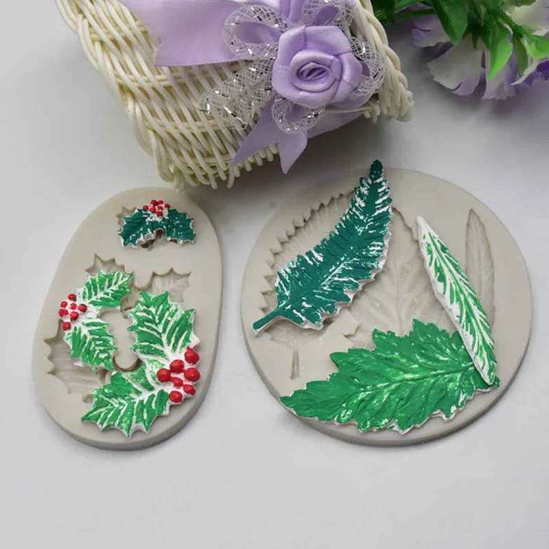 

1Pcs Christmas Leaves Christmas Fruit Baking Tools Chocolate Mold DIY Handmade 1*5.7*8.8CM Cake Mold Kitchen Supplies