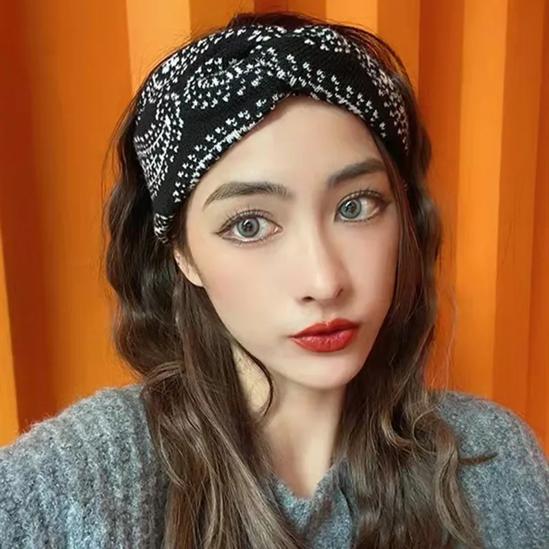 

XIBOSS Knitted Wide-Brimmed Cashew Flower Headband Wind Fashion Retro Elegant Headband Headscarf Cross Wool Fashion Headwear
