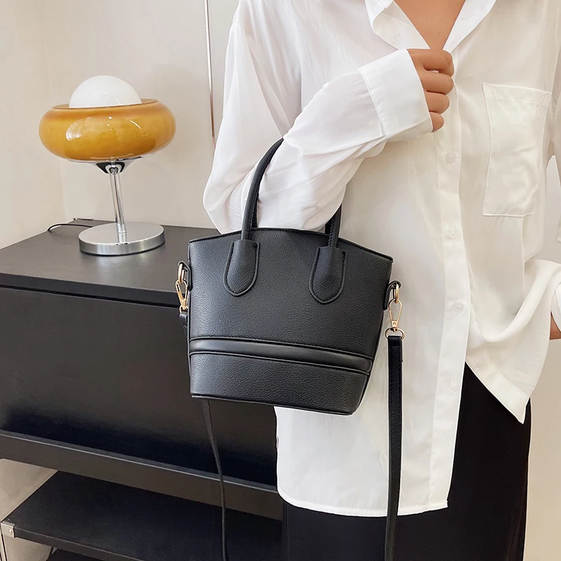 

New Ladies PU Simple Handbag Fashion Popular Texture Single Shoulder Crossbody Bag Female Casual Hundred Commuter Shell Bags