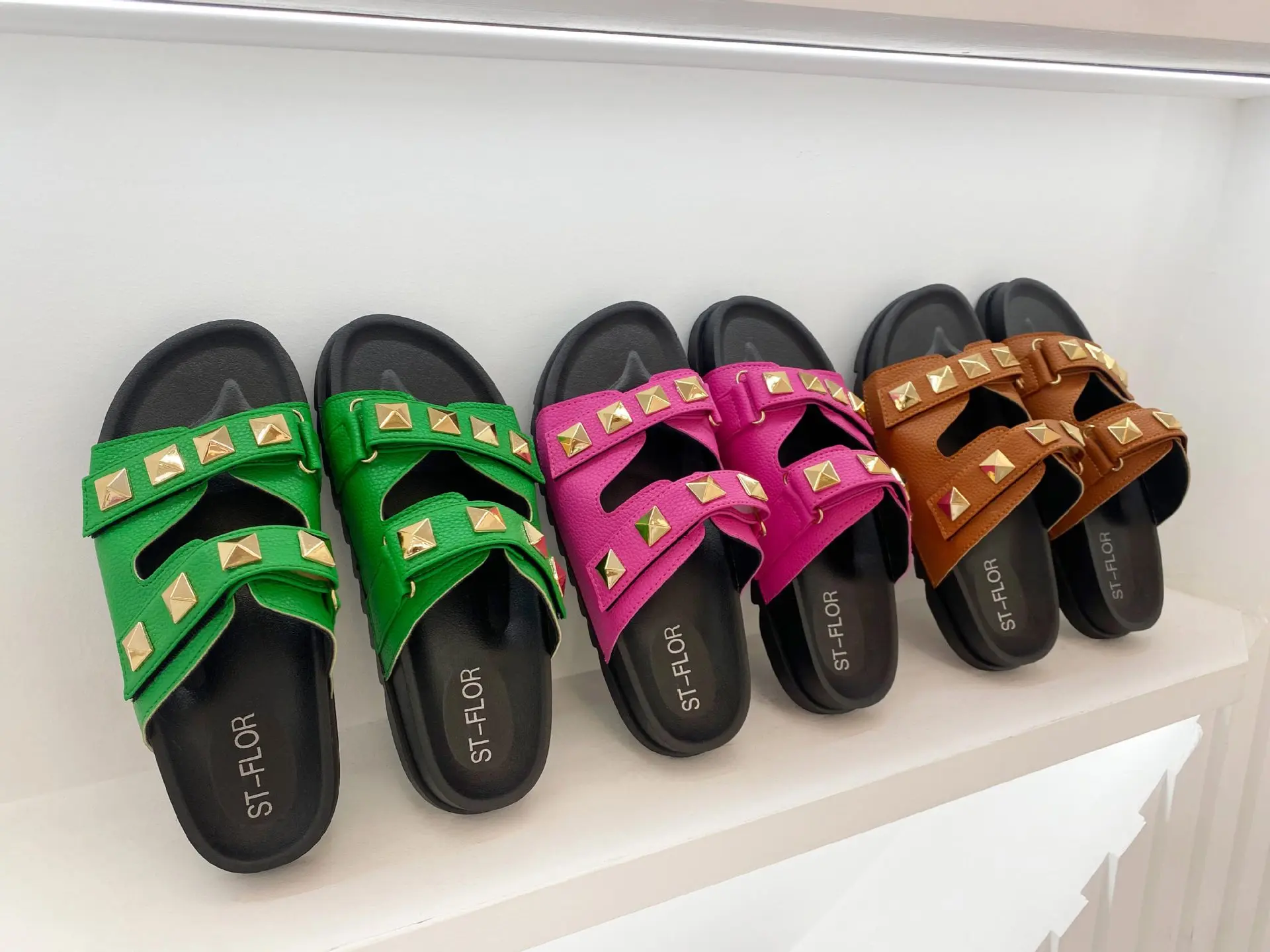 2023 European and American Fashion Rivet Non-Slip Double Buckle Women's Flat Sandals Slippers