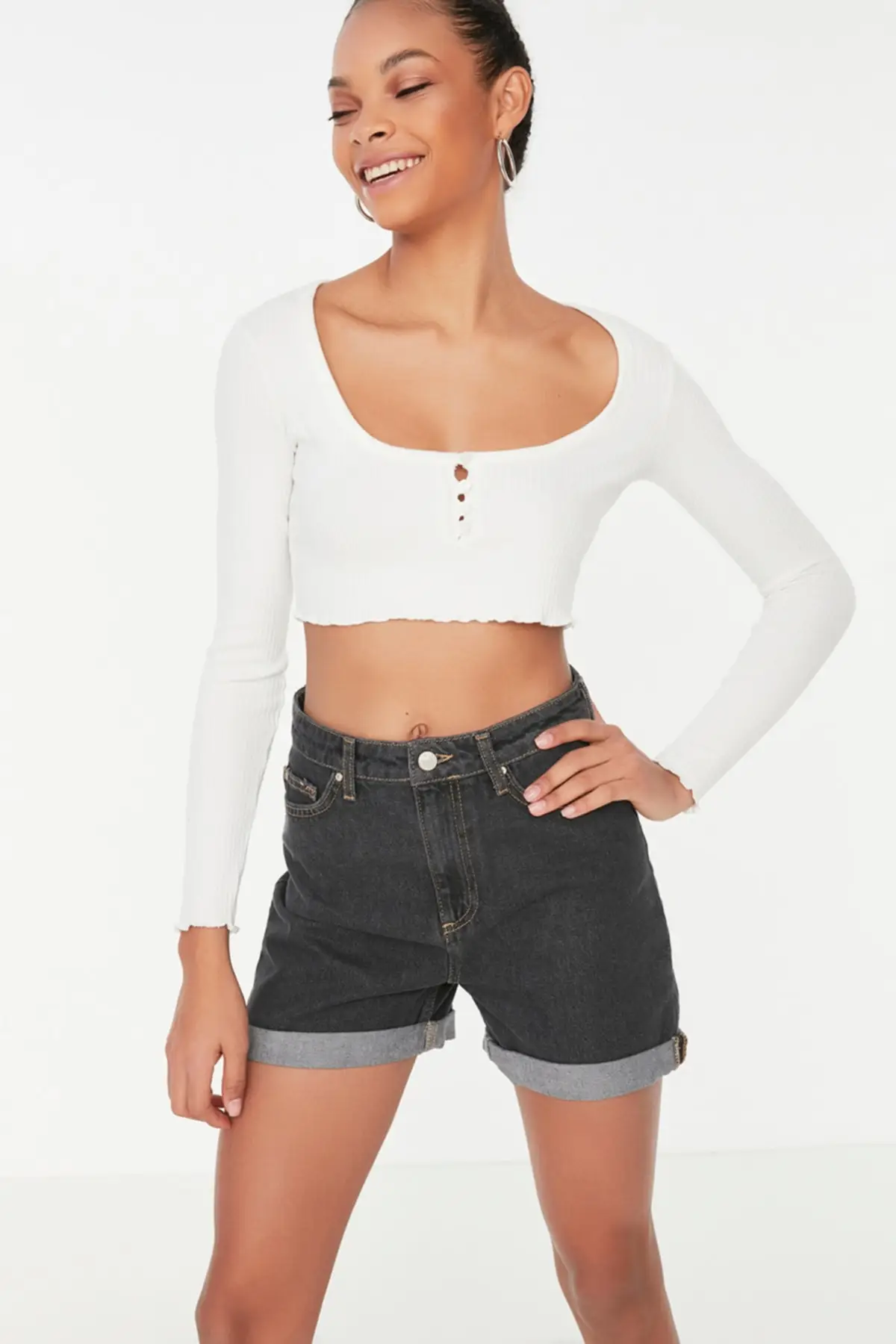 

Black cotton folding Denim shorts TWOSS21SR0506