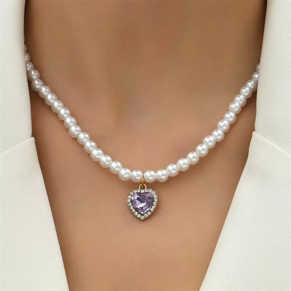 Цепочка с подвеской в форме сердца искусственным жемчугом и кристаллами