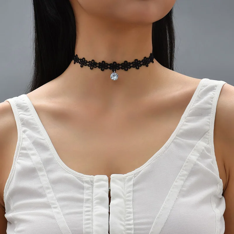 

Мода полые кружева цветок ключицы цепь кулон ожерелье для женщин блеск стразы лето модные ювелирные изделия партия GIft 2023