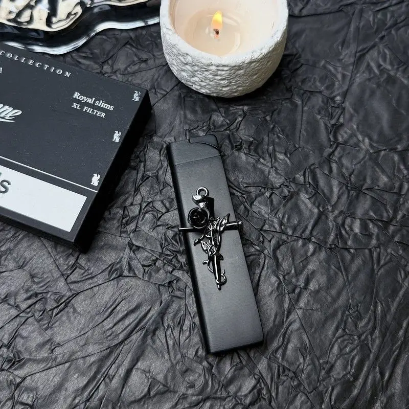 Фото Стильная металлическая зажигалка: Viper/Black Rose Design, ветрозащитная зажигалка с зеленым пламенем, многоразовая бутановая зажигалка, ветрозащитные зажигалки для сигарет №4
