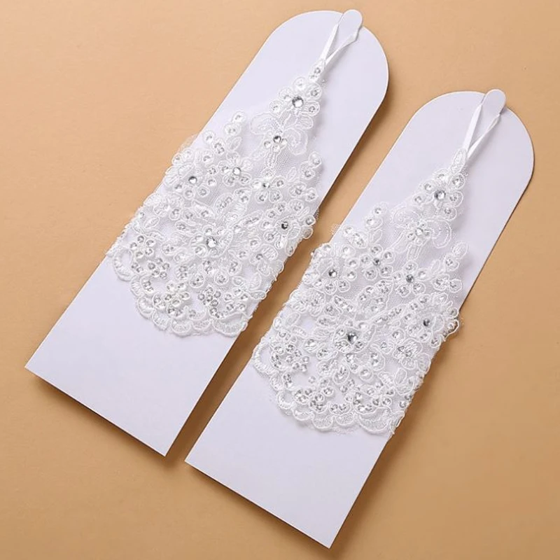 

Women High Quality Fingers Short Paragraph Elegant Rhinestone Wedding Gloves