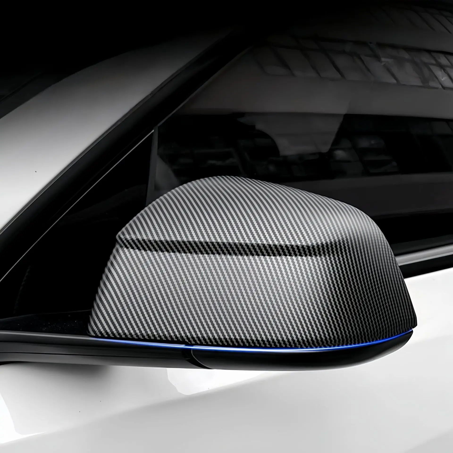 Фото Для Tesla Model Y Juniper/YL 2025-2027: Защитные накладки на зеркала заднего вида с эффектом карбона, устойчивые к царапинам №5