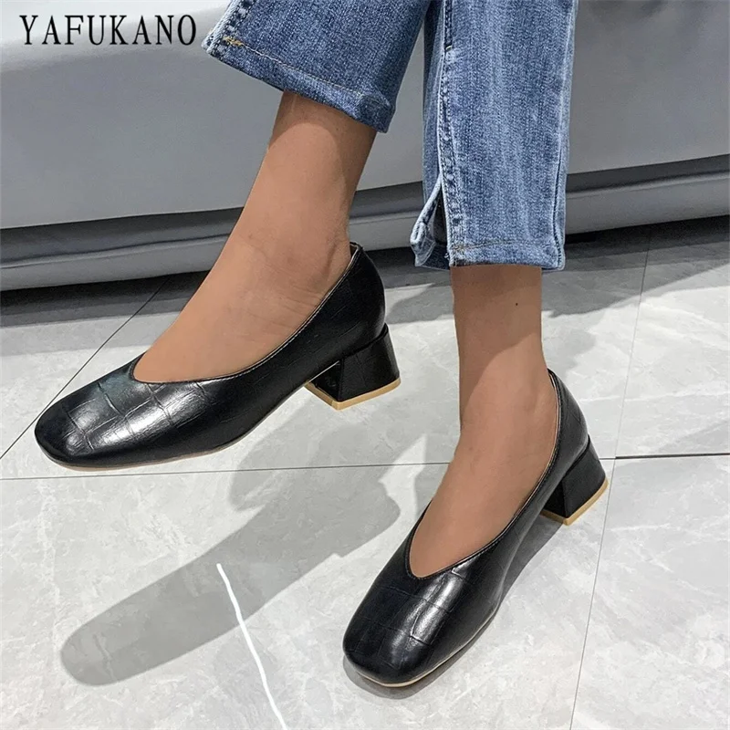 

Crocodile Embossed Square Toe Chunky Heeled Court Pumps Fashion Simple Shallow Single Shoes Retro High Heels Office Work Shoes