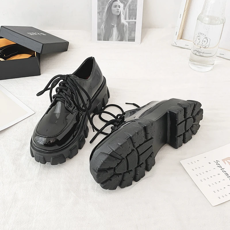 

Женские кроссовки с мехом, черные туфли-оксфорды на платформе, с круглым носком, в британском стиле, Осенние лоферы, 2023