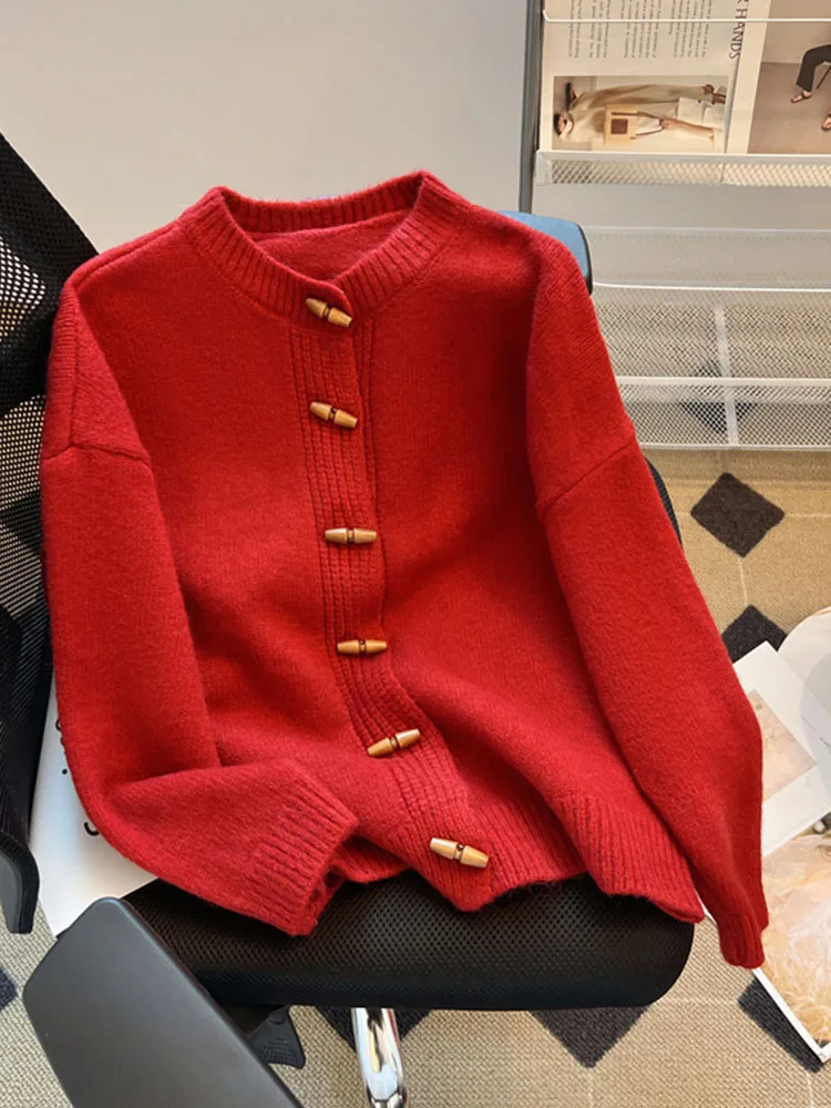 Женский трикотажный кардиган с круглым вырезом длинным рукавом и пуговицами