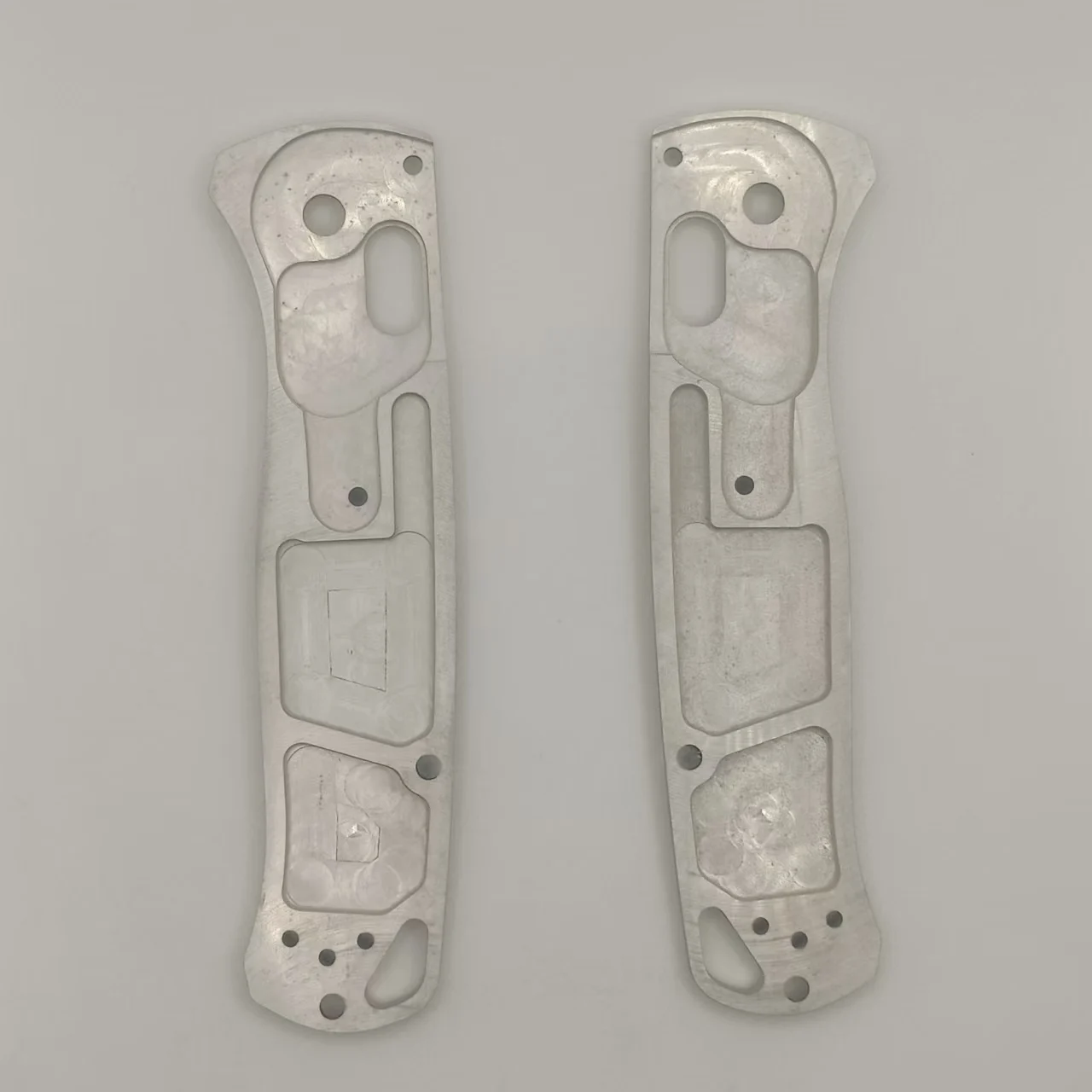 1 пара весов с ручкой из алюминиевого сплава для ножей Benchmade Bugout 535