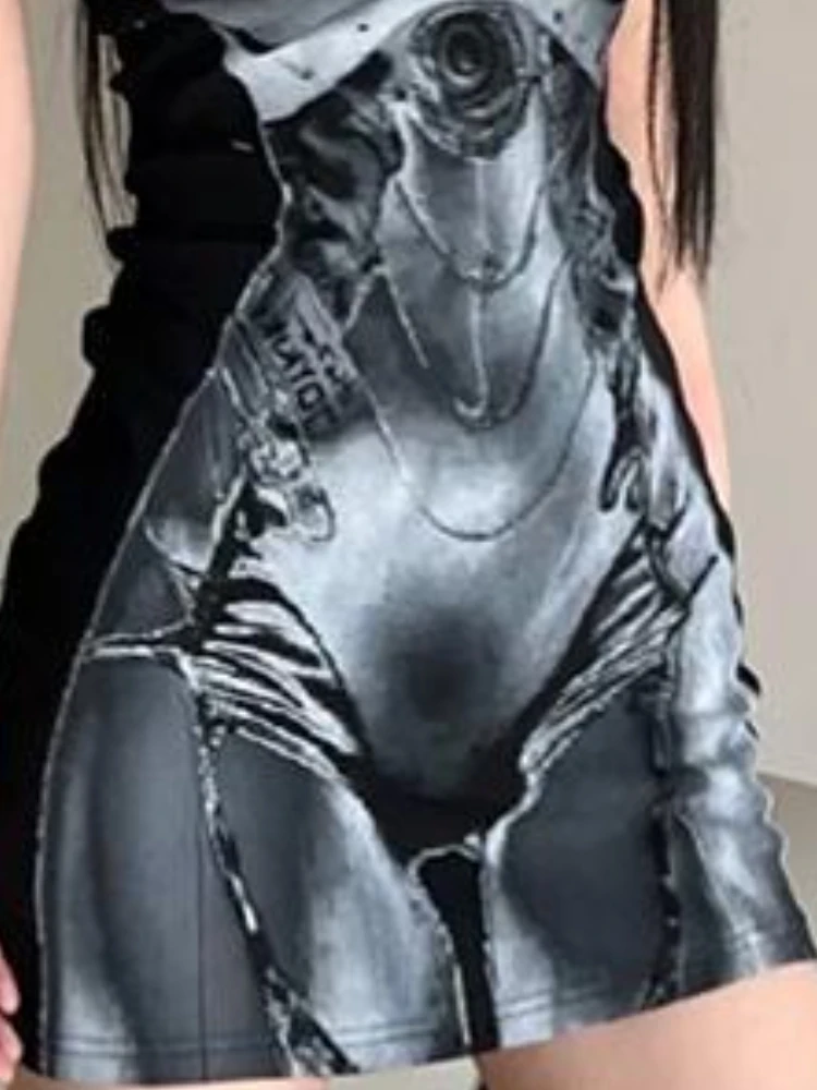 Женское платье-футляр без рукавов