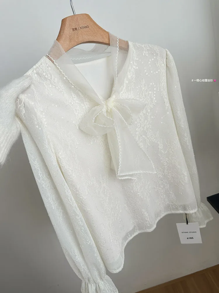 Блузка женская кружевная с V-образным вырезом и вышивкой