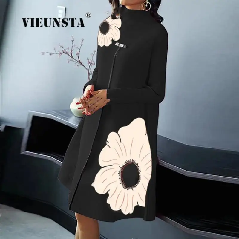 

Женское платье-миди с круглым вырезом, разрезом и длинным рукавом