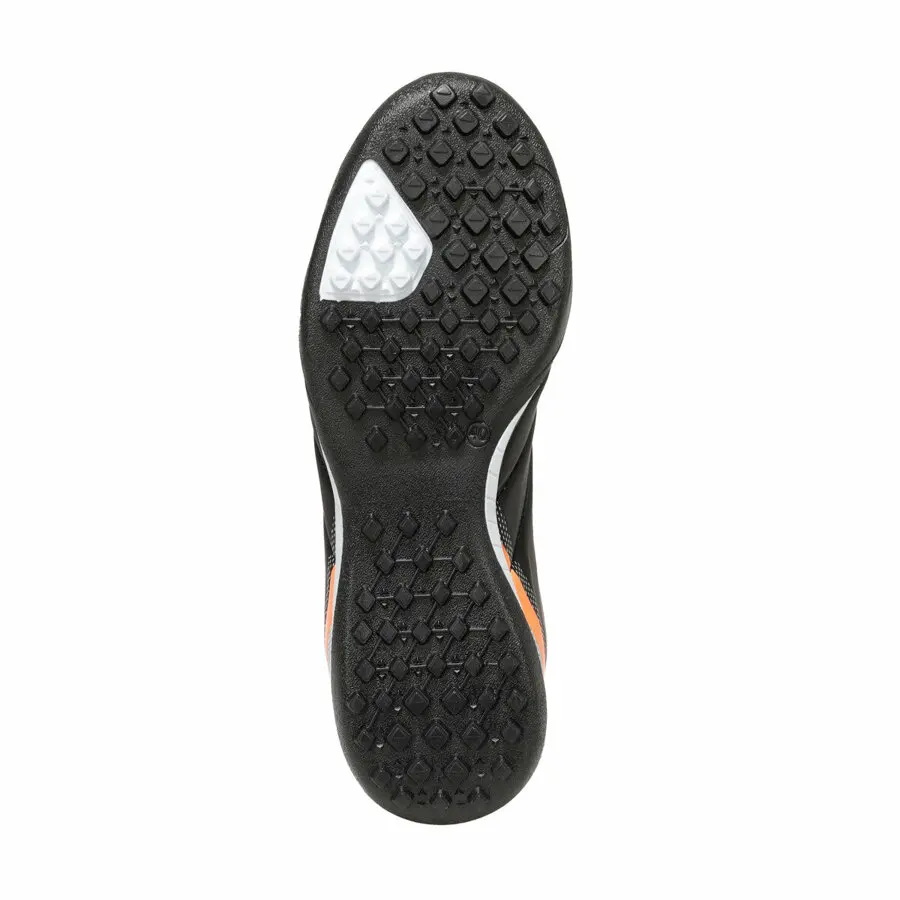

Football Boots Kinetix