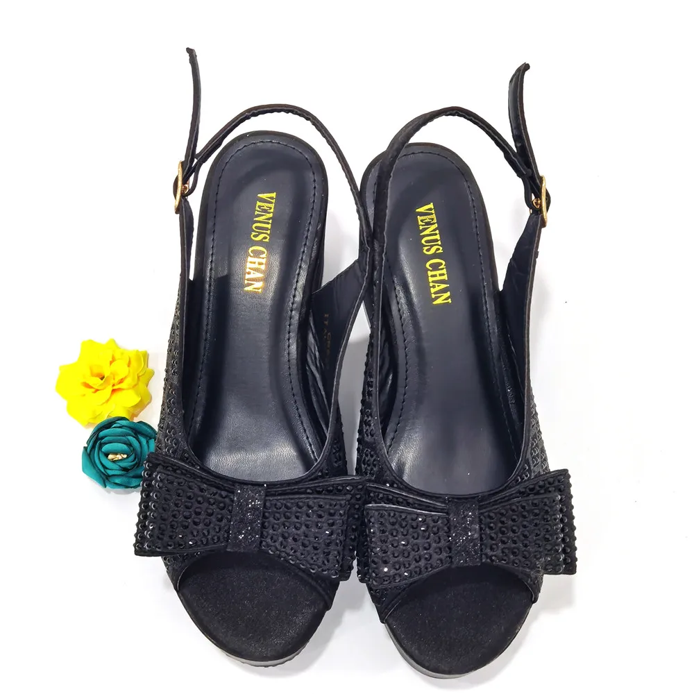 2022 New Evening Woman Shoe Set Comfortable Thick Bottom Rhinestone Pump Shoe and Bag for Party for Black Color African Women