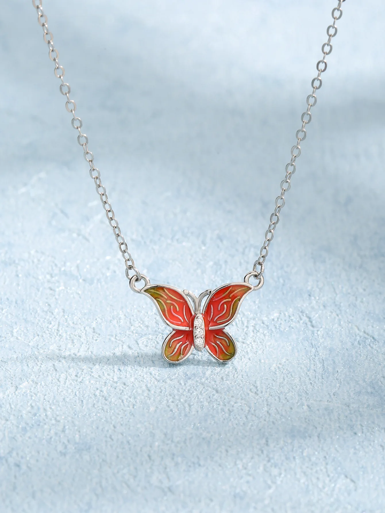 

2023 European and American Retro S925 Sterling Silver New Dropped Butterfly Necklace Temperament High Grade Necklace Female