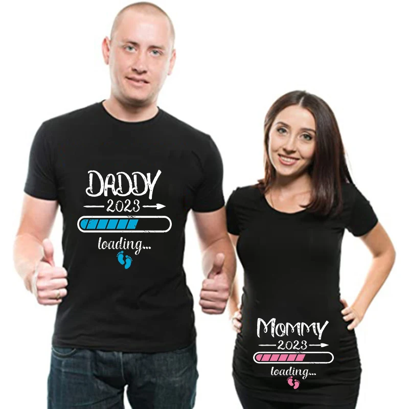 

2023 New Couple Maternity T-Shirt Cute Dad+Mom+Baby Printed Black White Pregnancy Announcement Tops Tee Couple Pregnant Tshirt