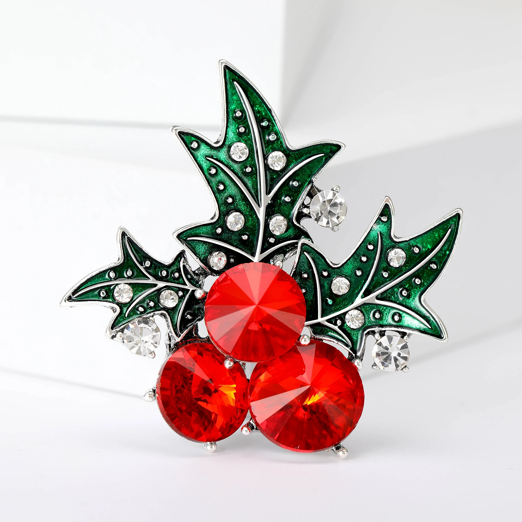 Рождественские броши со стразами и красными фруктами для женщин унисекс