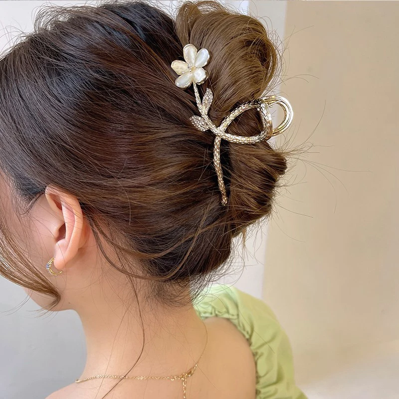 

New Sweet Opal Flower Hair Clip Exquisite Ponytail Claw Clip Shark Clip Woman Hair Clip Accessori For Girl Hair Accessories