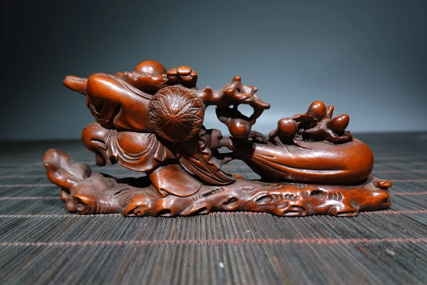 Соберите китайскую шкатулку с ручной резьбой по дереву буддийский мешок для