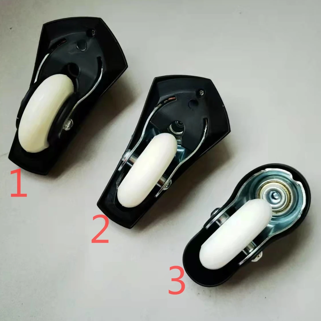 Колесо из полиуретана в сборе для трехколесного электрического карта детский