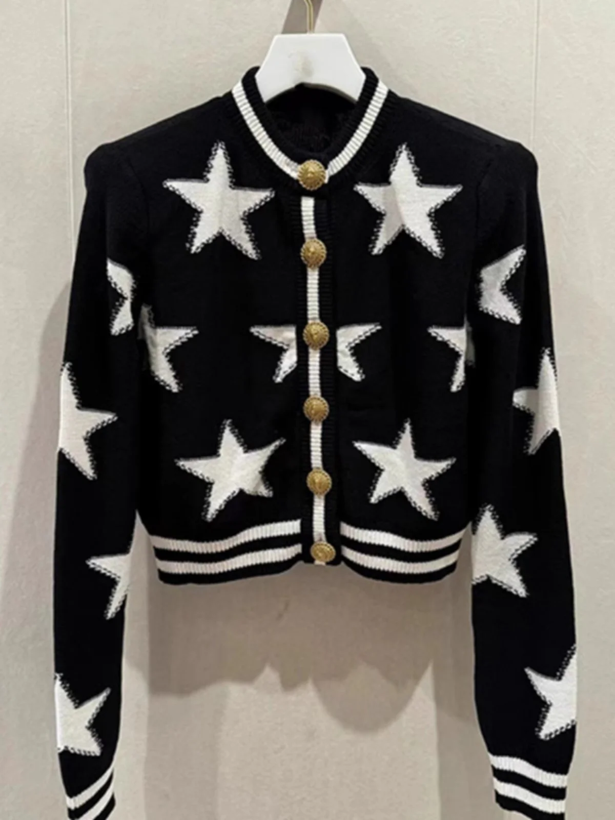 Черный свитер Design Sense для женщин осень-зима 2024 маленькая осенняя одежда милый