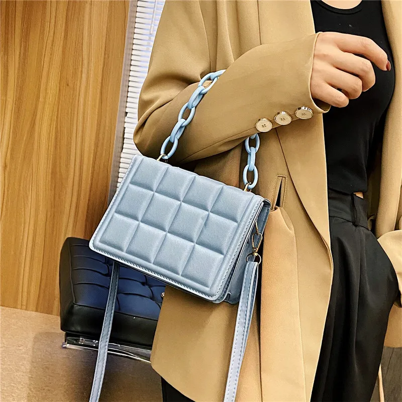 

Women's Bag 2022 Trend Checkered Small Square Bag Female Fashion Simple Acrylic Chain Decoration Portable Shoulder Bag