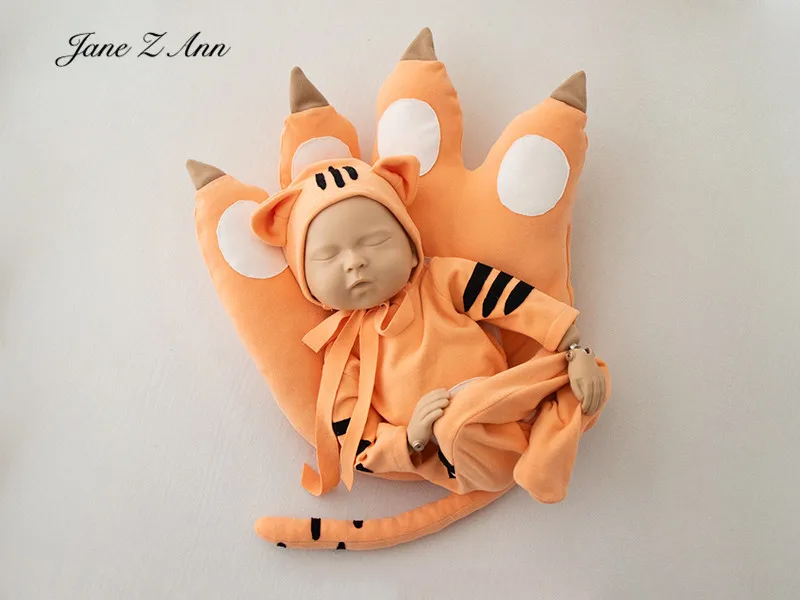 Tiger Claw Set Combination pillow+ha t+footie Newborn Children Photography Photo Props