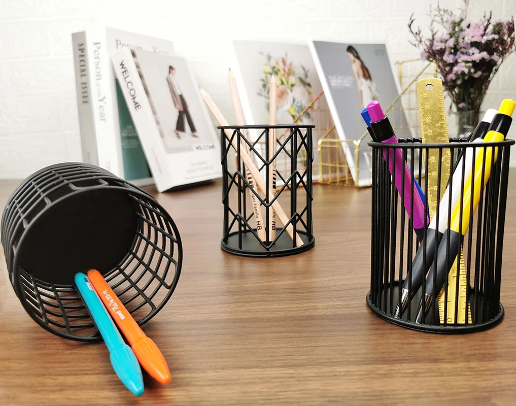 

Nordic Metal Iron Pen Holder Cylindrical Mesh Square Pen Pot Cup Case Container Organiser Durable Pencil Case Makeup Pencil Case