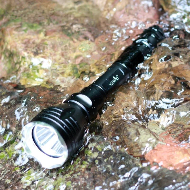 Strong light yellow light charging long-range diving underwater flashlight L2 T6 LED night diving fill light shooting light