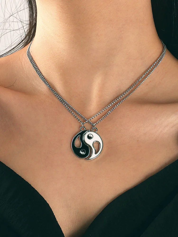 In yin yang necklaces – Compra In yin yang necklaces con envío gratis en version