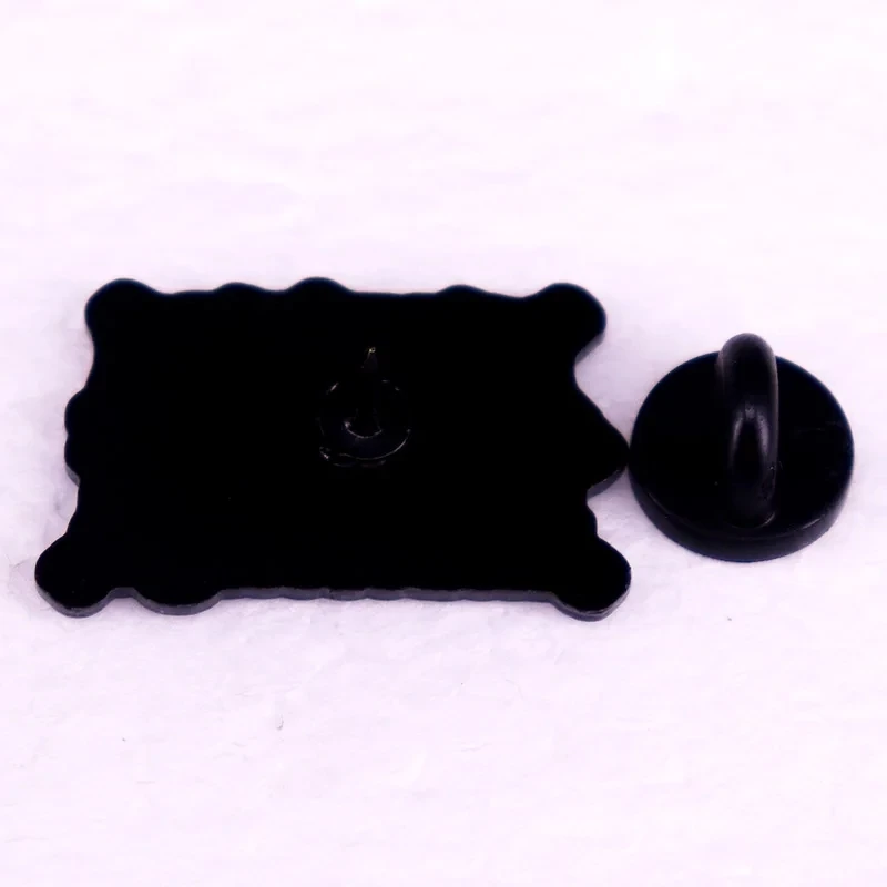 Зайдите в дневное время и вставьте него эмалированные булавки значки нагрудные