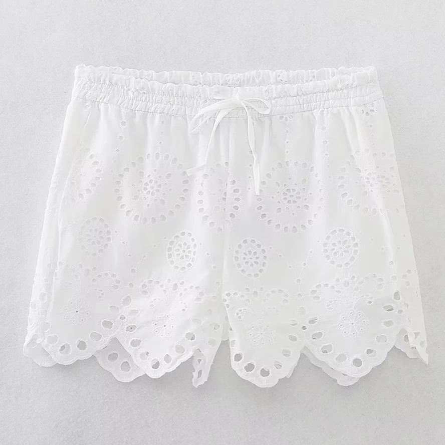 Maxdutti Summer Shorts Ladies Moroccan  Shorts Women Bohemian Retro Casual White Bermuda Embroidery Hollow Cotton
